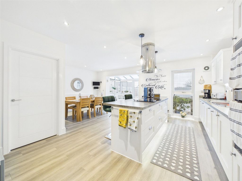 Property photo 2 of 29 Picture No. 26