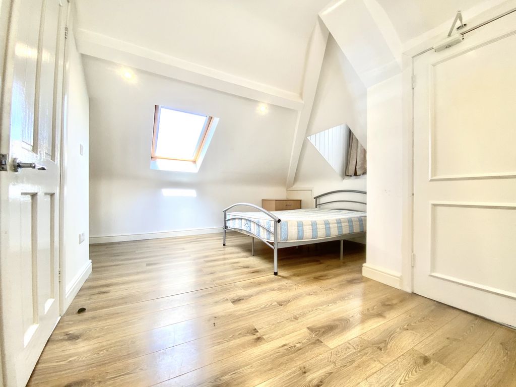 Property photo 3 of 6 Gallery