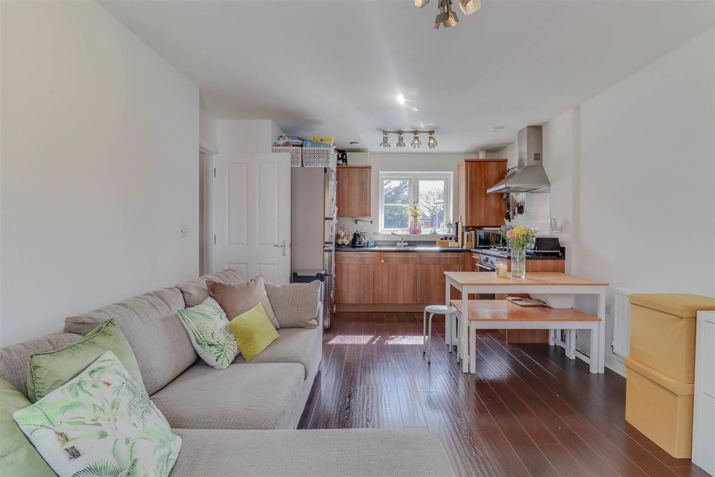 Property photo 2 of 17 Open-Plan Living Room