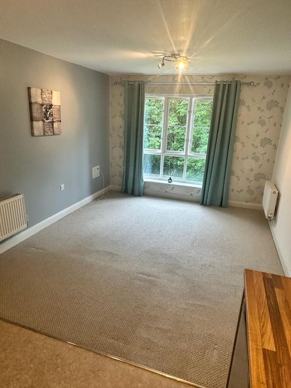 Property photo 2 of 7 Living Room