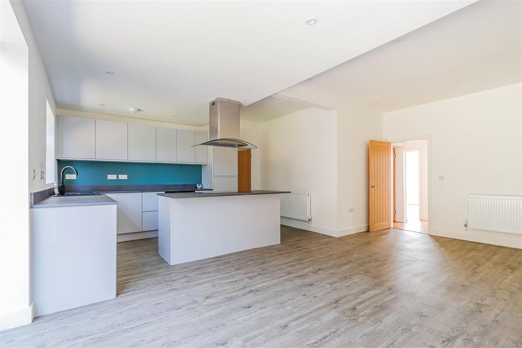Property photo 3 of 13 Pontypridd Road_-9.Jpg