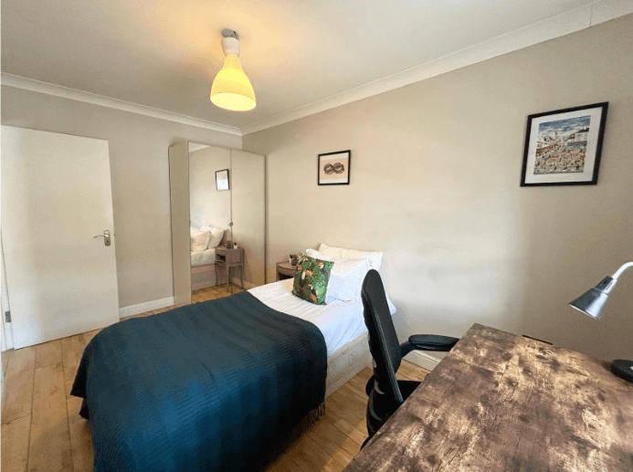 Property photo 1 of 2 Room