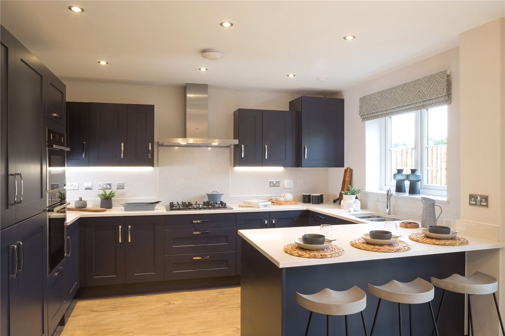 Property photo 3 of 12 Kitchen