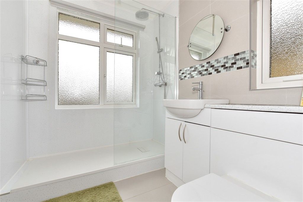 Property photo 1 of 11 Shower Room