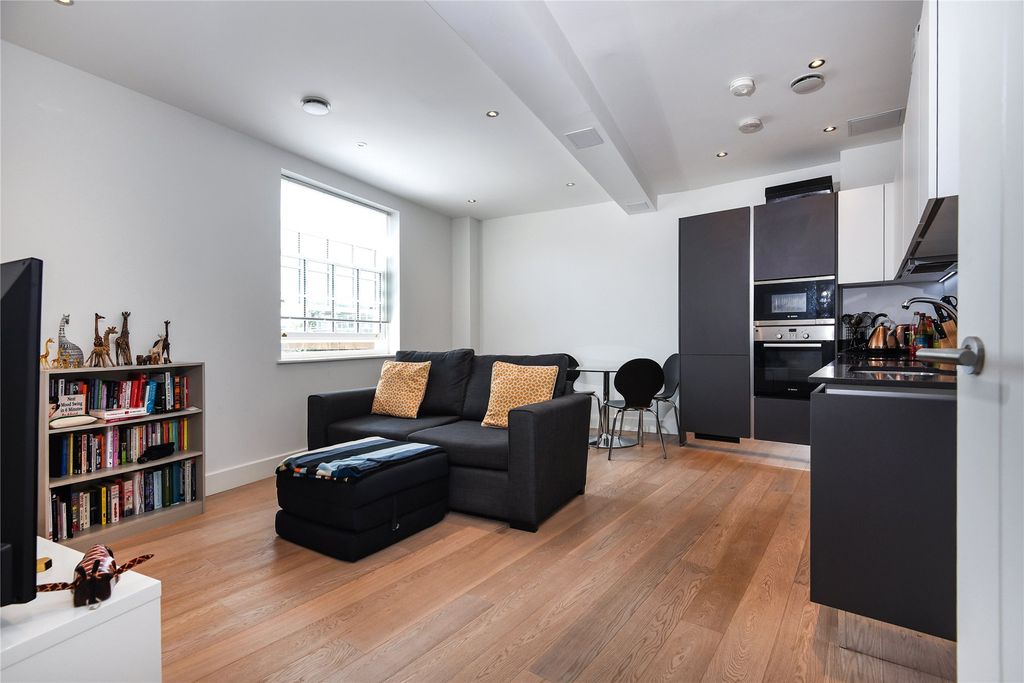 Property photo 2 of 8 Picture No. 05