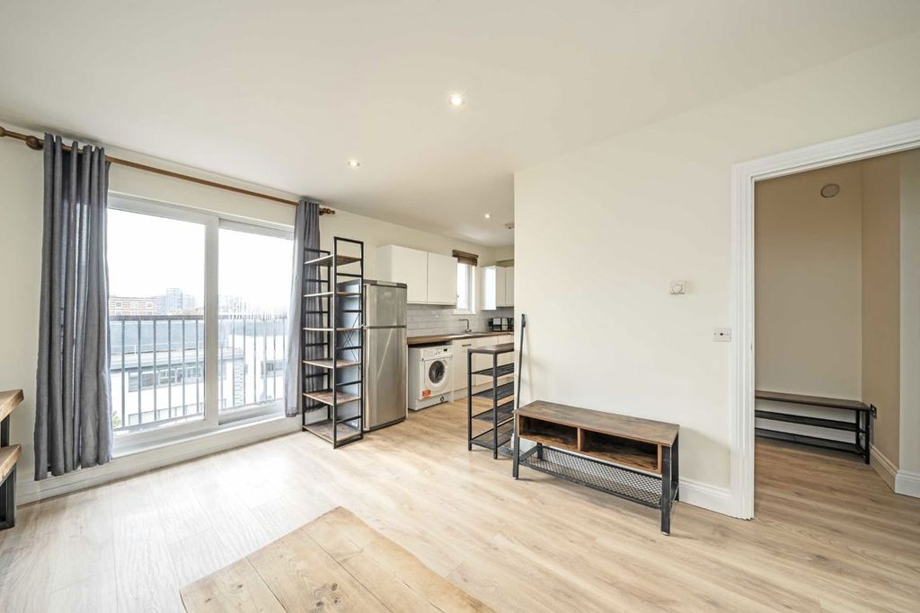 Property photo 3 of 6