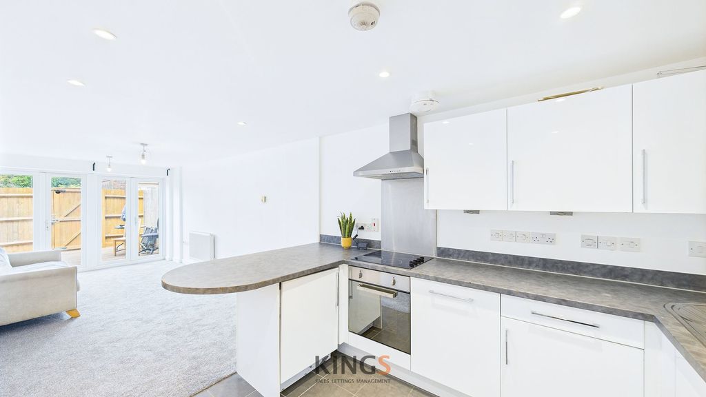 Property photo 1 of 11 Kitchen