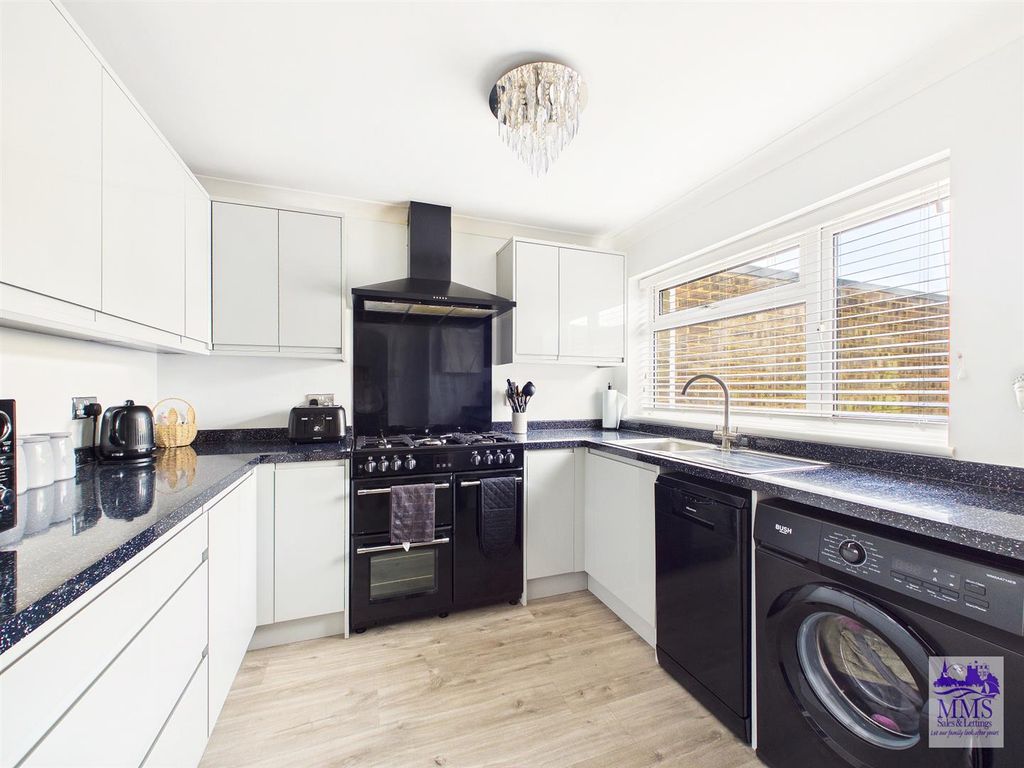 Property photo 2 of 15 Cam04098G0-Pr0203-Still002.Jpg