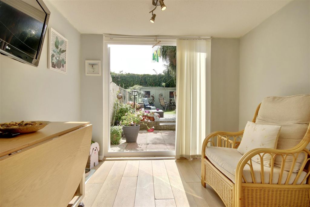 Property photo 2 of 13 9C6C1297-F690-4736-8B7E-36037A801B0E_1_201_A.Jpeg