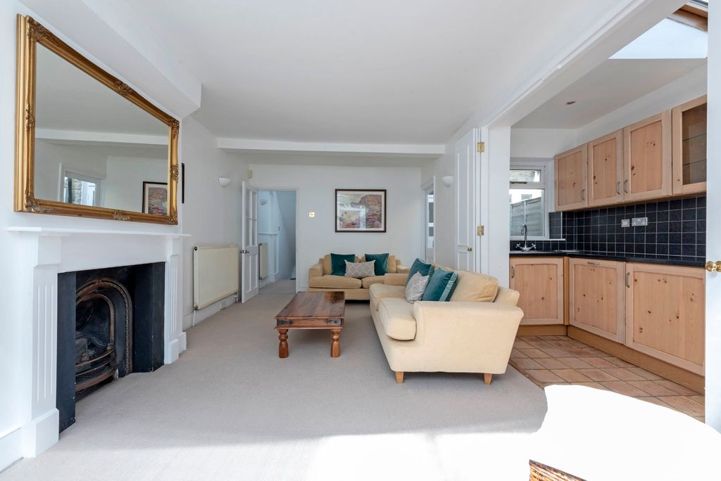 Property photo 1 of 10 Photo 13