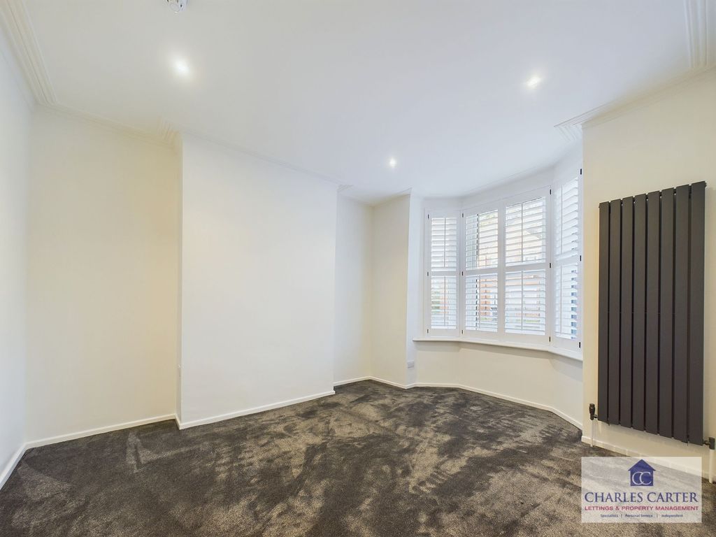 Property photo 2 of 25