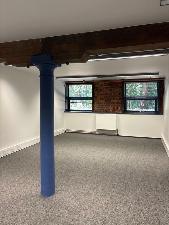 Property photo 1 of 2 Maling Exchange 116