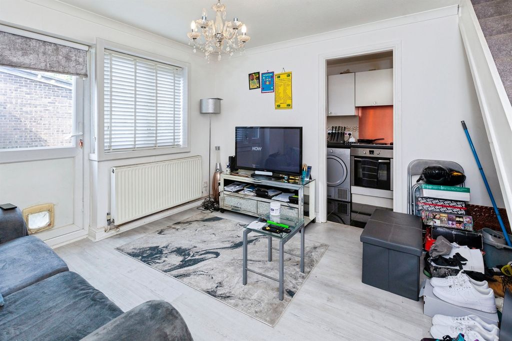Property photo 2 of 16