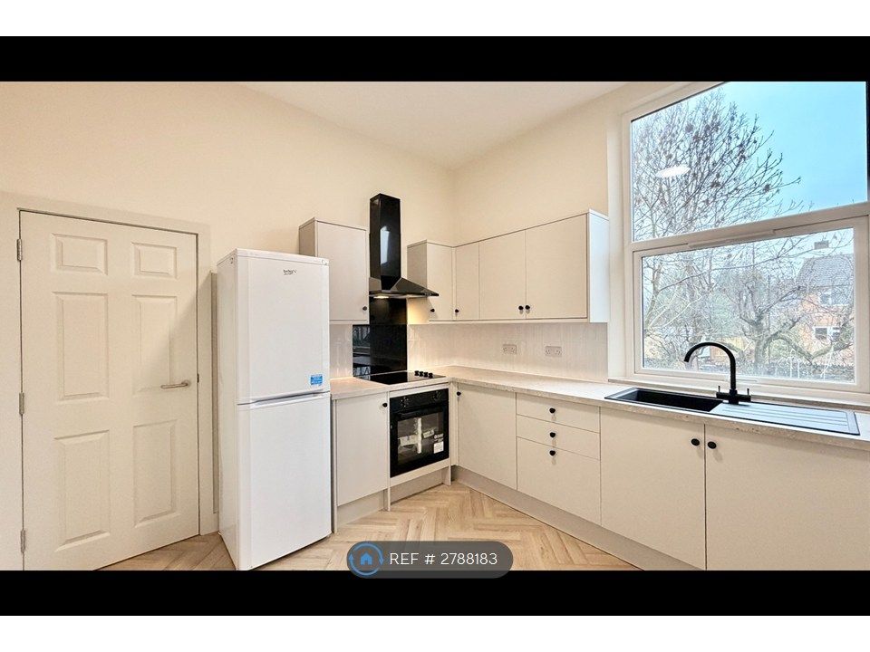 Property photo 1 of 8 Kitchen