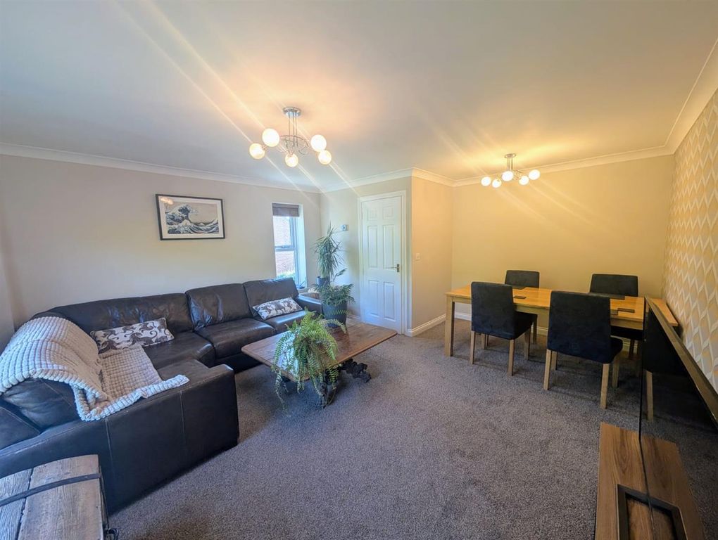 Property photo 3 of 14 1000055002.Jpg