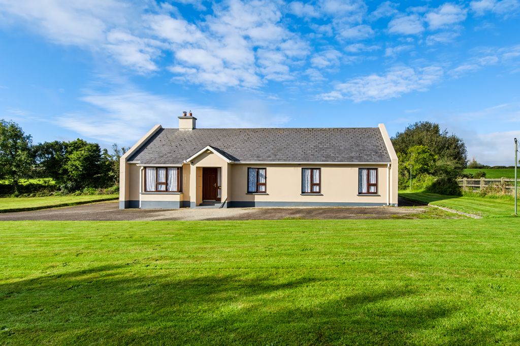 Property photo 1 of 32