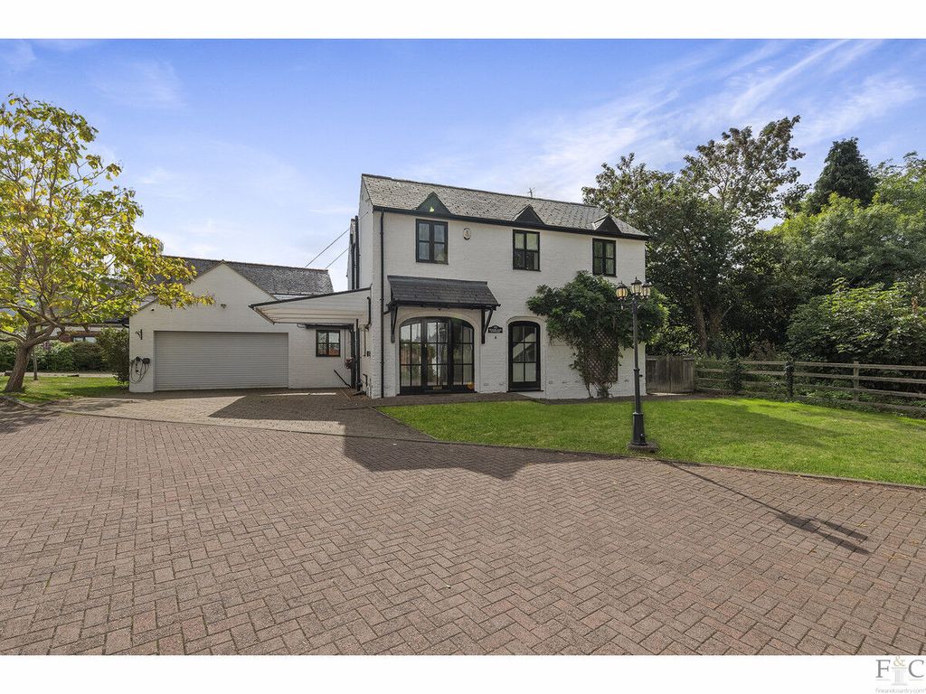 Property photo 1 of 36