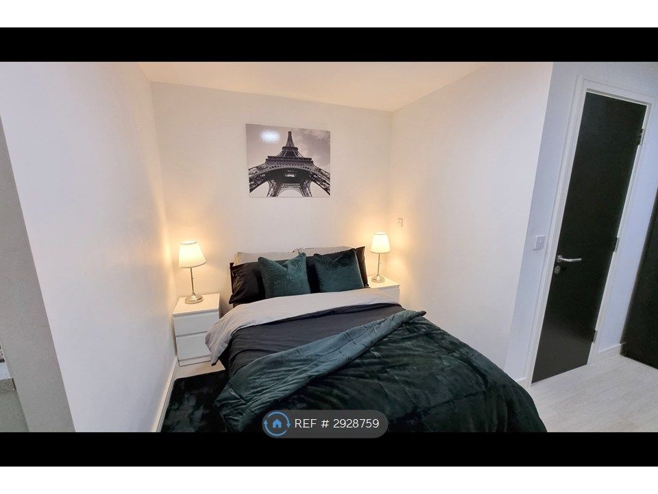 Property photo 3 of 12 Bed Area
