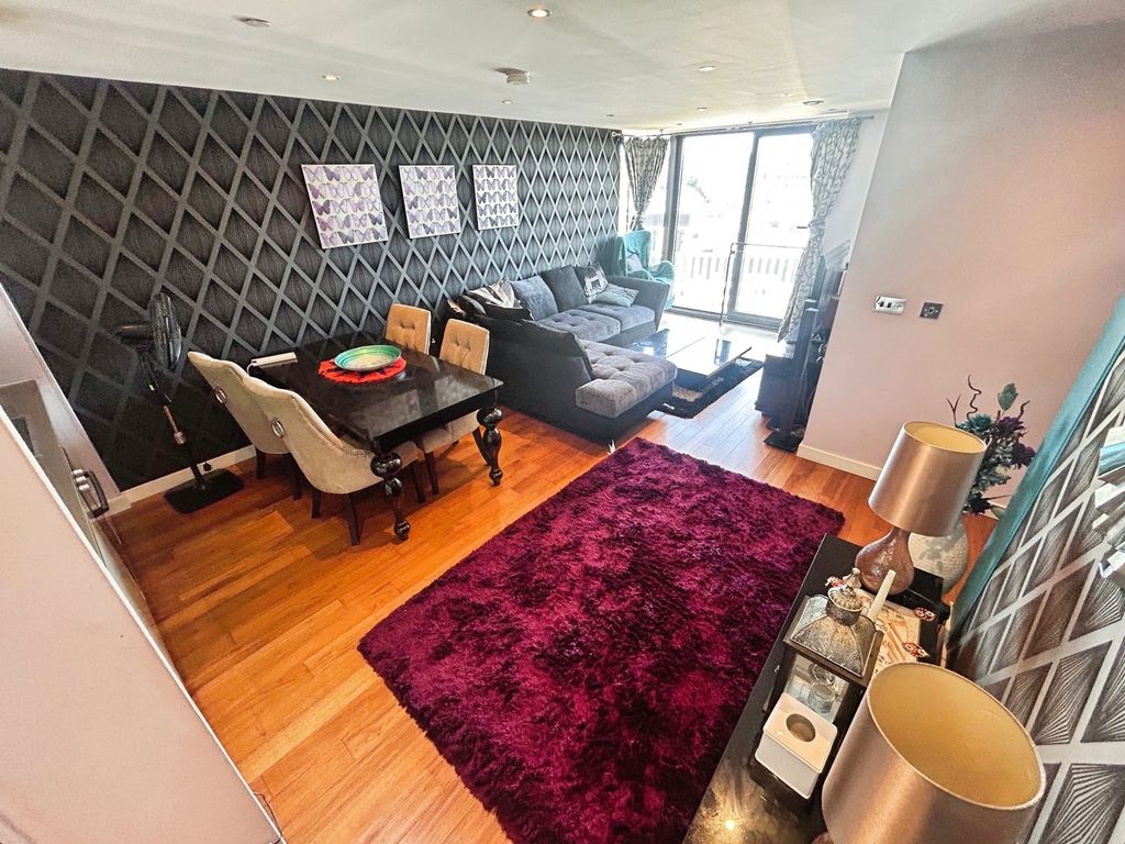 Property photo 2 of 17 Pbox-Img.Jpg