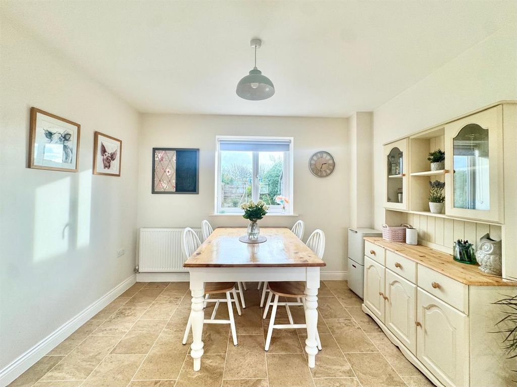 Property photo 3 of 26