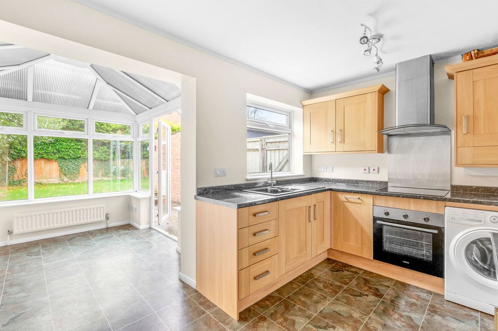 Property photo 2 of 13 Kitchen/Conservatory
