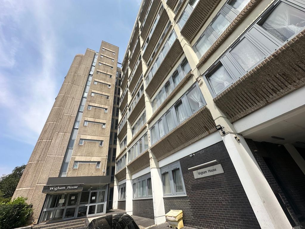 Property photo 1 of 2