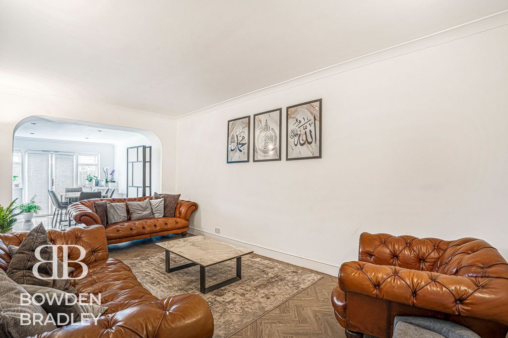 Property photo 2 of 19