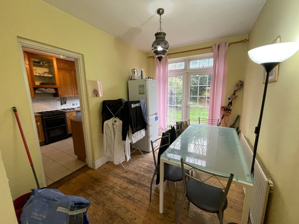 Property photo 3 of 7