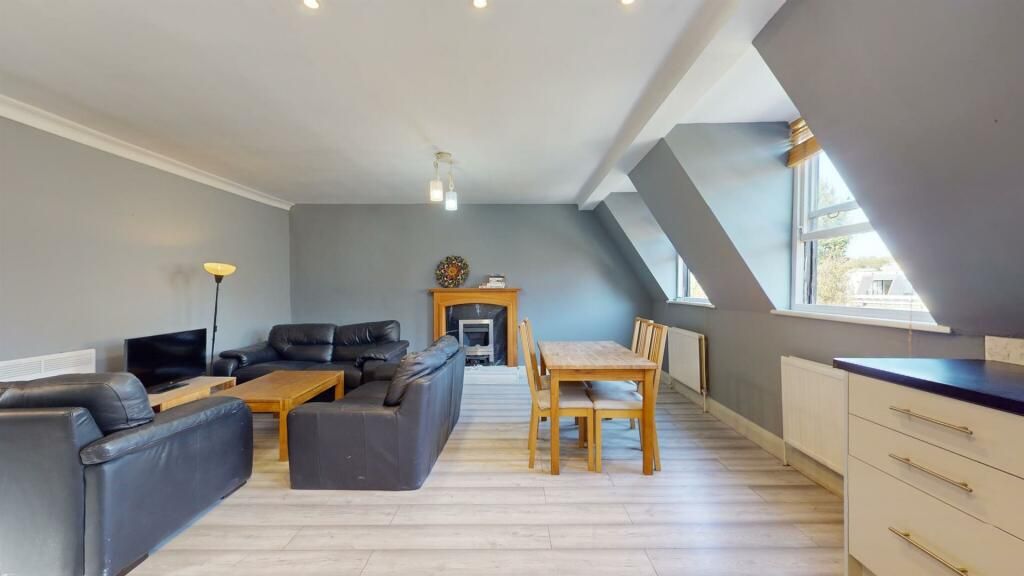 Property photo 3 of 9 2