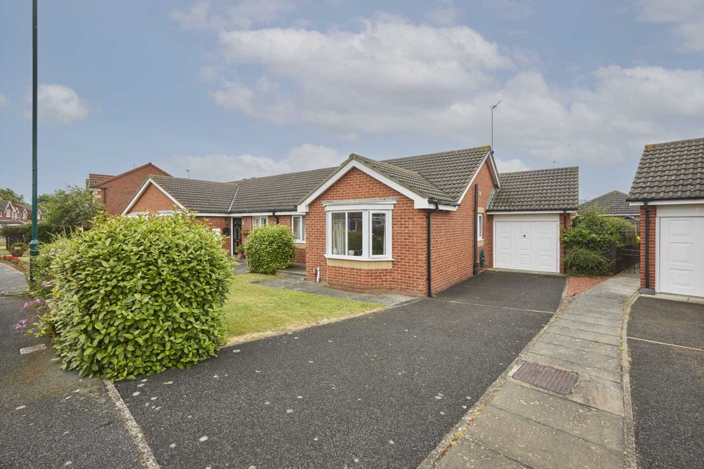 2 bed bungalow for sale in Trevarrian Drive, Redcar TS10 Zoopla