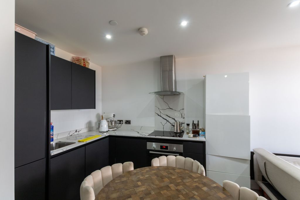 Property photo 3 of 6 Img_8526_1