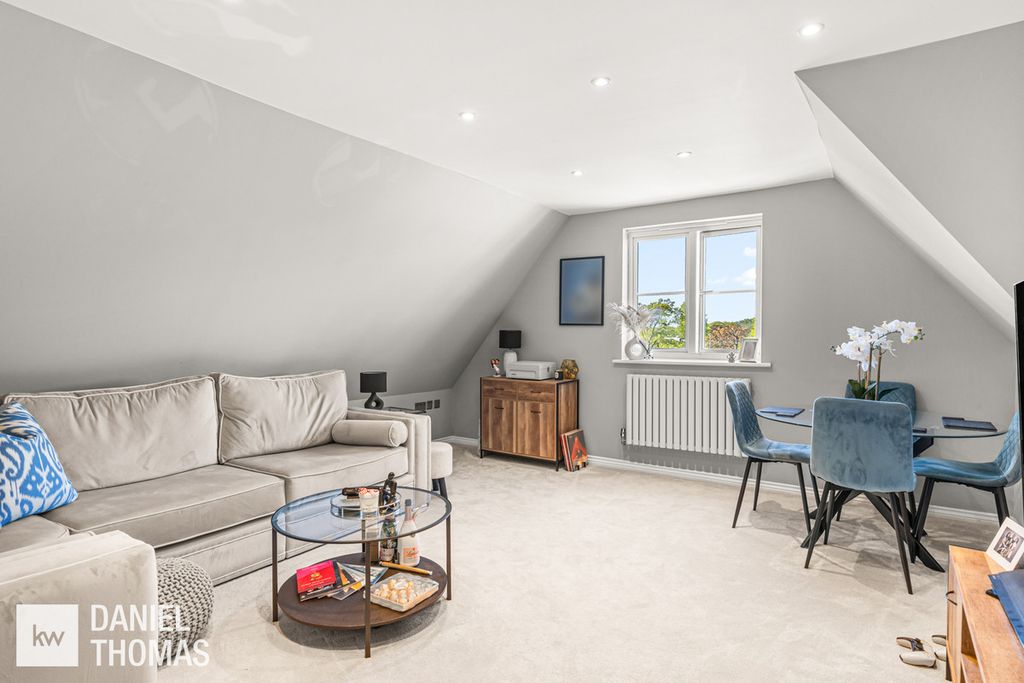 Property photo 2 of 26