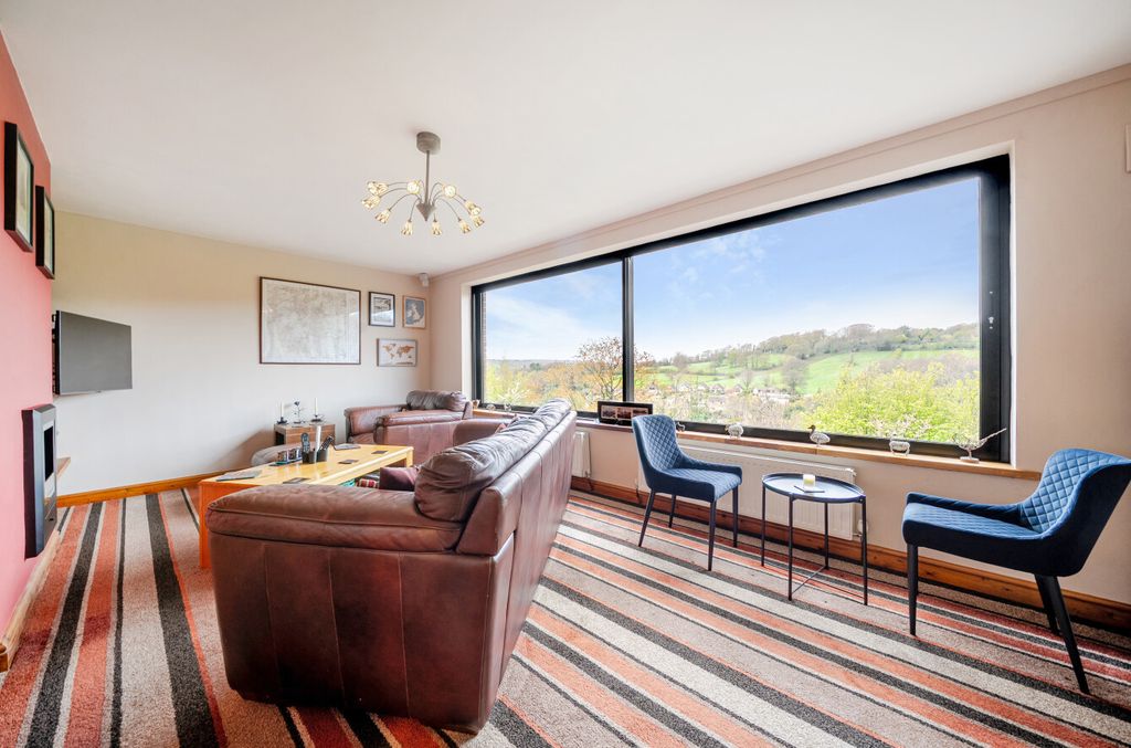 Property photo 3 of 25 1439683-12-69De4F...