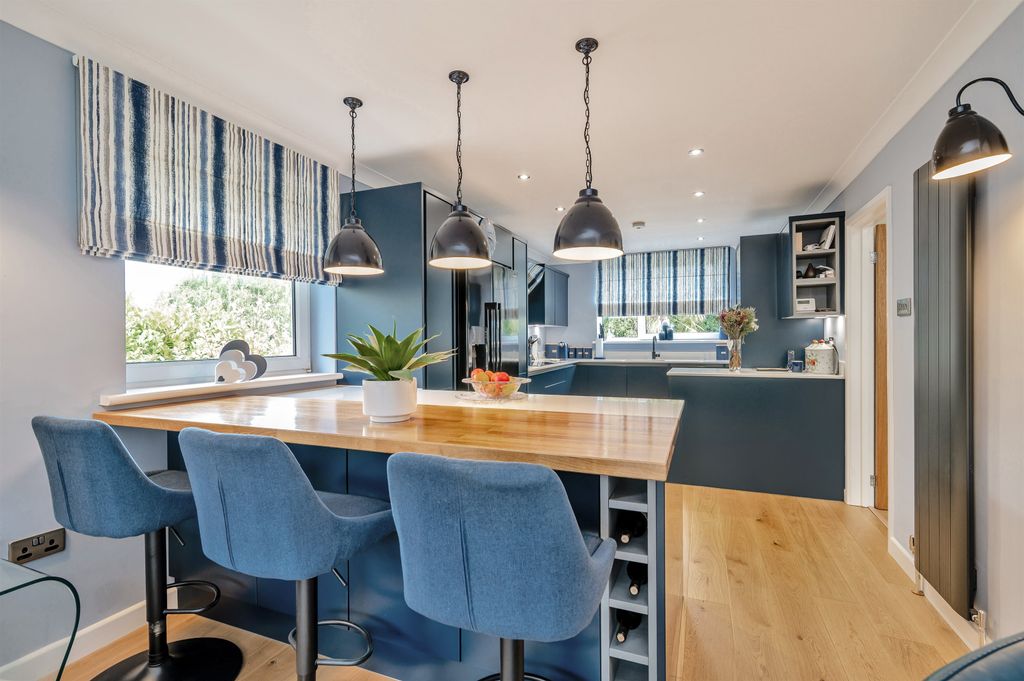 Property photo 3 of 38