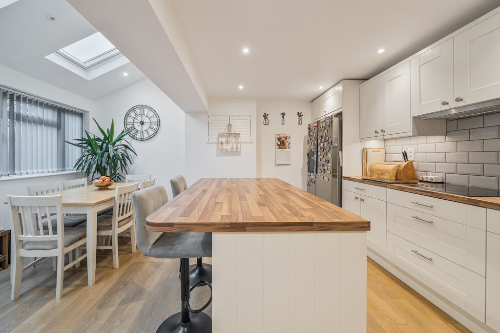 Property photo 2 of 18 Kitchen/Dining Room
