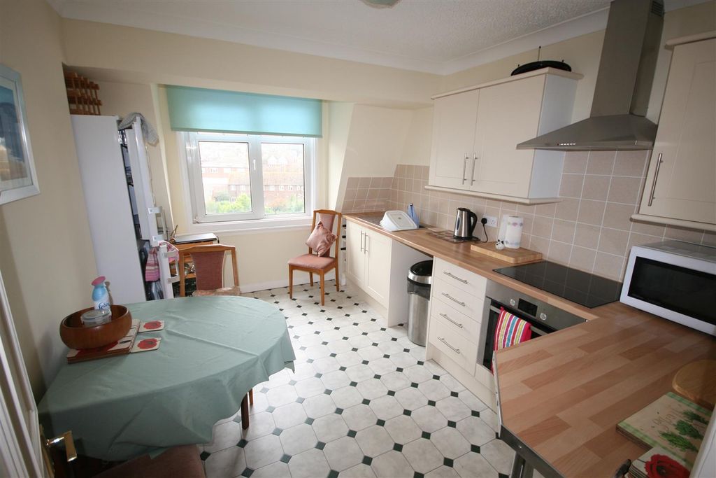 Property photo 3 of 9 Kitchen/Diner