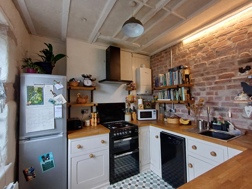 Property photo 2 of 6