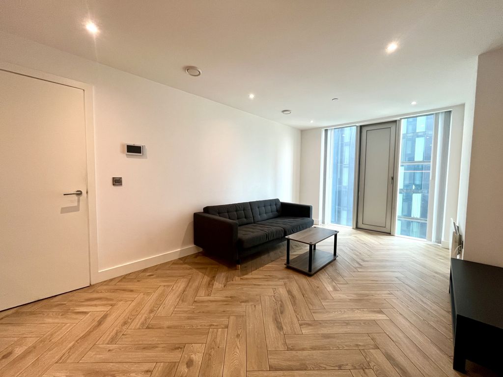 Property photo 2 of 14 Lounge