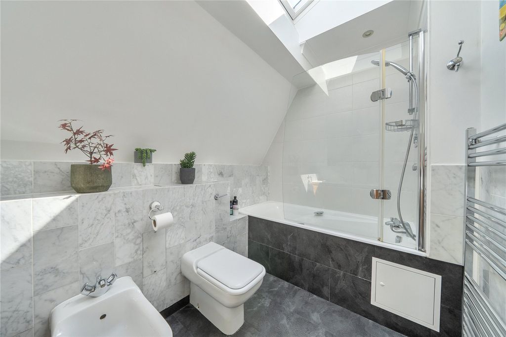 Property photo 3 of 27 Bathroom