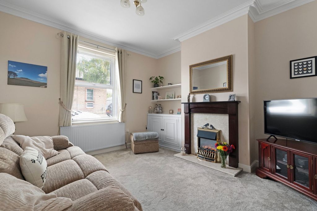 Property photo 2 of 23