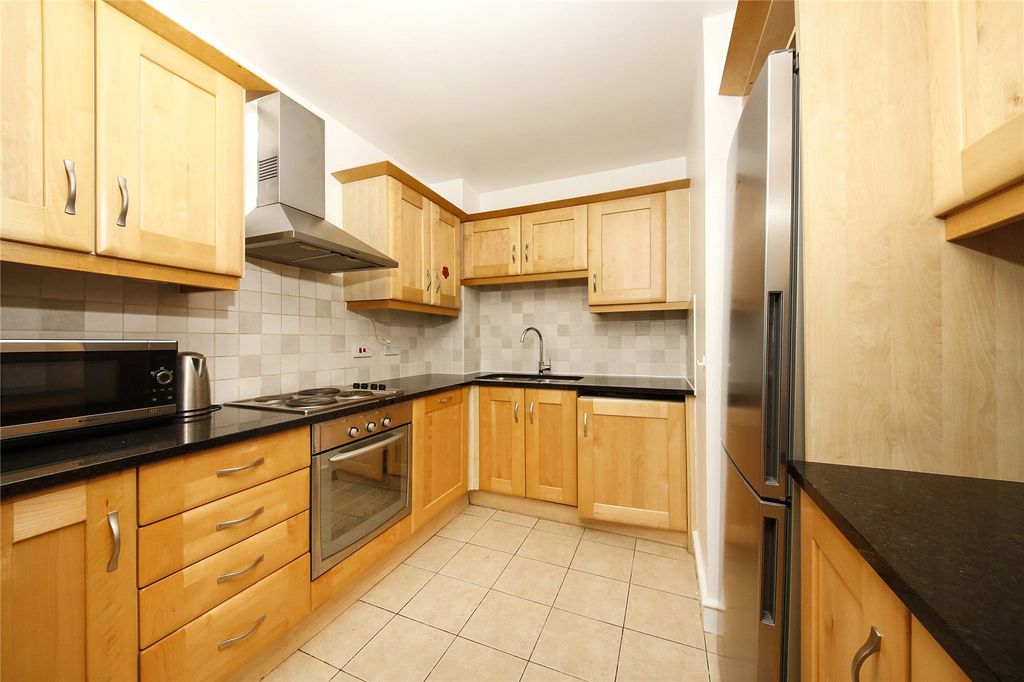 Property photo 3 of 7 Kitchen