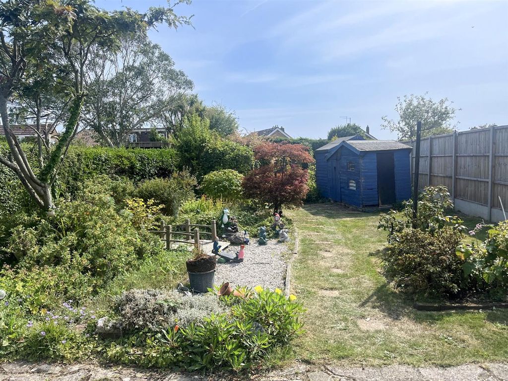 Property photo 2 of 15 Garden.Jpg