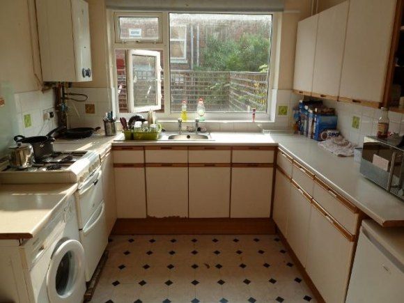 Property photo 3 of 5 Kitchen