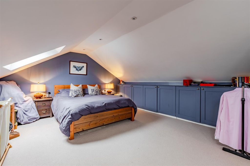 Property photo 3 of 13 Bedroom