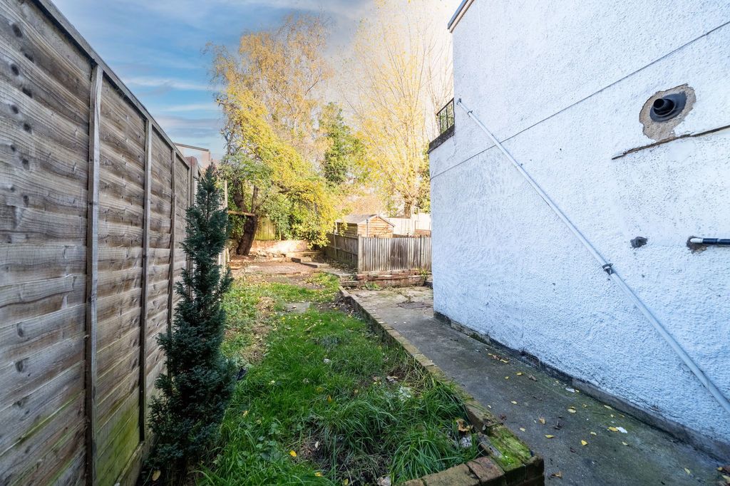 Property photo 3 of 7