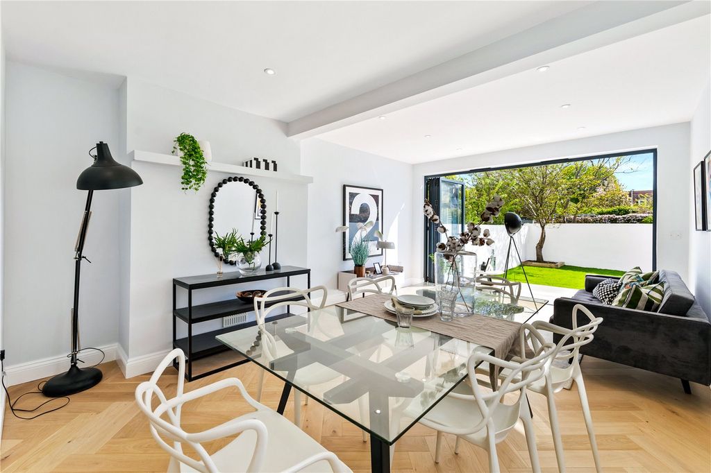 Property photo 3 of 41 Picture No. 32