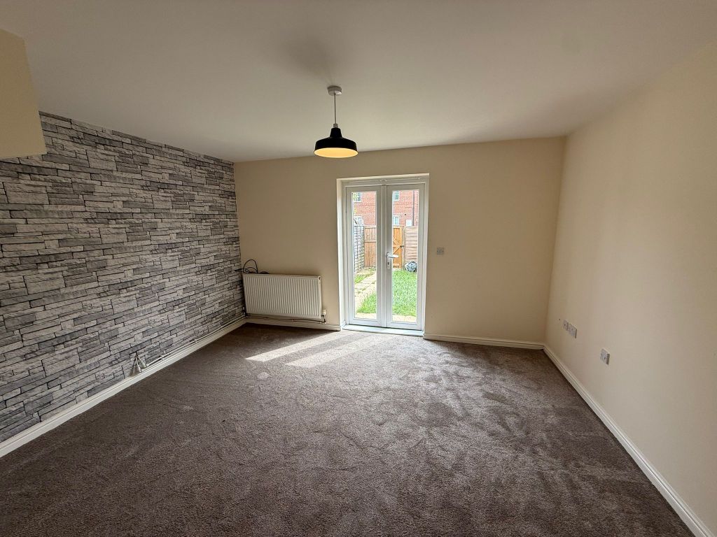 Property photo 2 of 11 Living Room