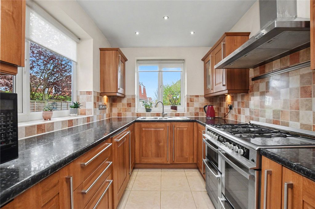 Property photo 3 of 21 Picture No. 07