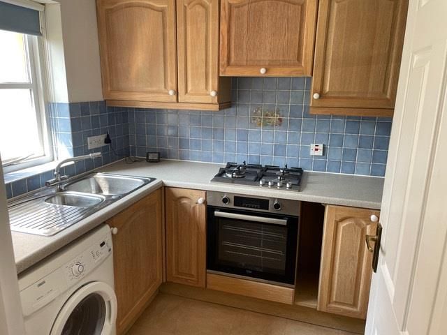 Property photo 3 of 9 Kitchen