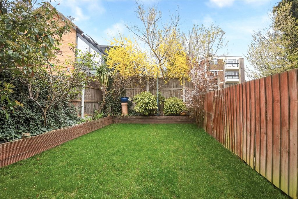 Property photo 2 of 21 Picture No. 27